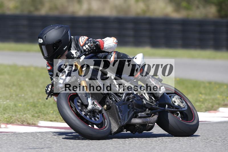 Archiv-2025/48 25.08.2025 Cornu Master School ADR/rot-rouge/126